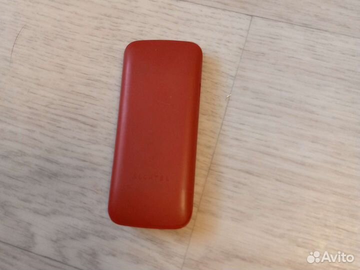 Кнопочный телефон Alcatel