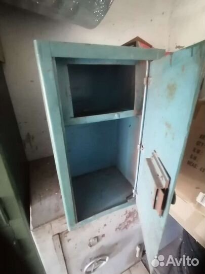 Сейф небольшой