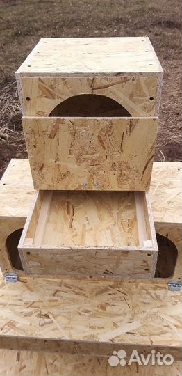 Гнездо для кур с яйцесборником