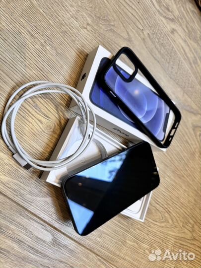 iPhone 12, 64 ГБ