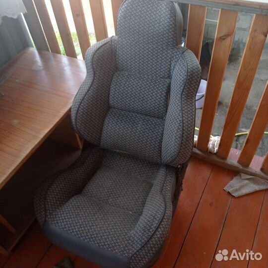 Автомобильное кресло