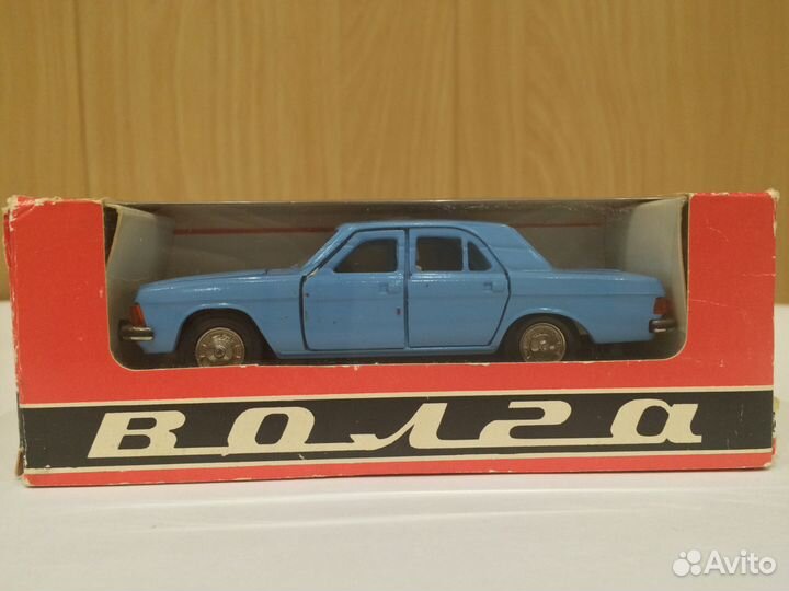 Коллекционная модель волга газ 3102 1:43 тантал