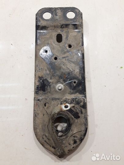 Кронштейн задней балки(правый) (Volvo XC60 II)