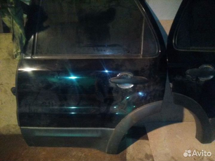 Задняя правая дверь форд маверик