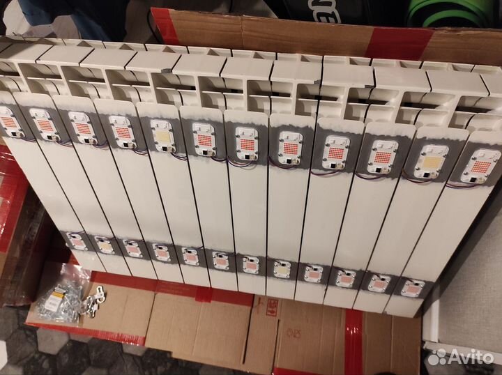 Очень мощная фитолампа 1.1 кВт