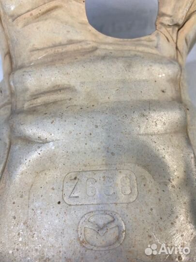 Кожух выпускного коллектора Mazda 3 BL Z6 2012