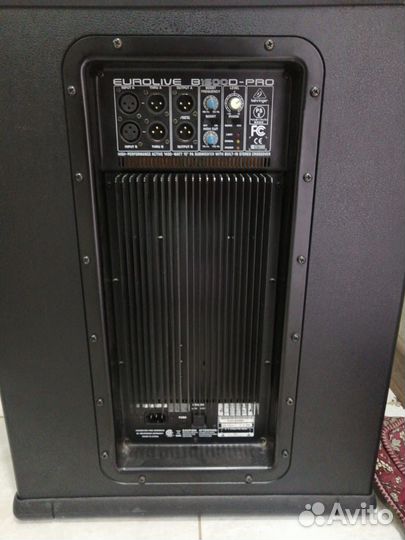 Активный Сабвуфер Behringer