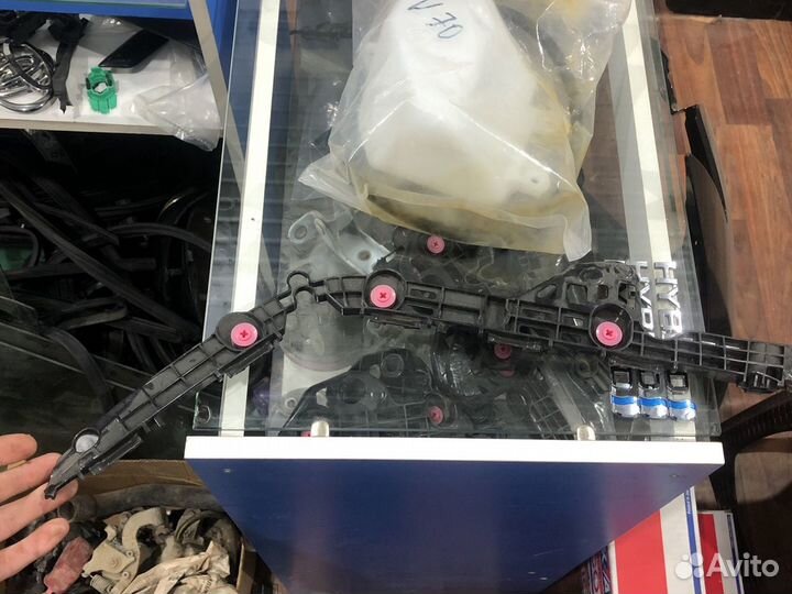 Замок бампера camry 70