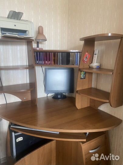Компьютерный стол