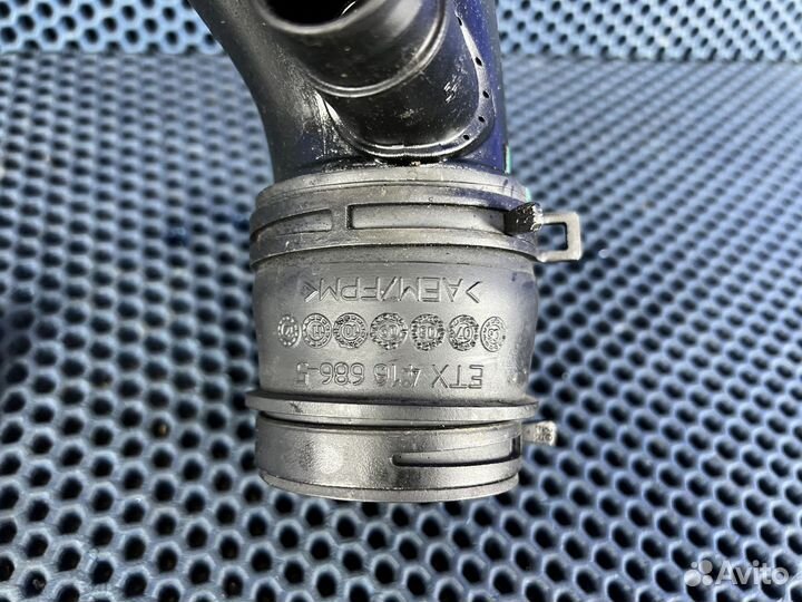 Патрубок воздушный на турбину Tiguan Audi Q3