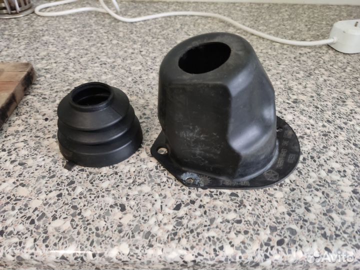 Пыльник шумоизоляцион. рулевого вала Dodge Caravan