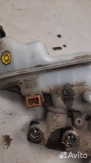 Главный тормозной цилиндр Hyundai Solaris