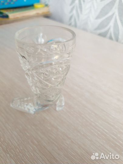 Хрустальные рюмки сапожки