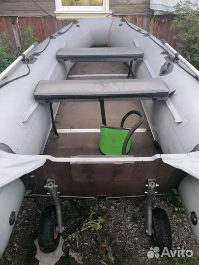 Лодка с мотором
