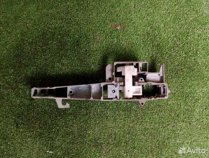 Кронштейн ручки двери передний левый Peugeot 407