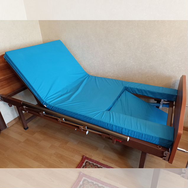 Медицинская кровать с регулировкой положения