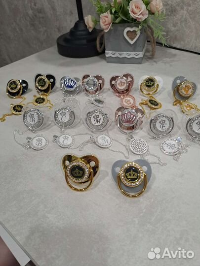 Соска пустышка с короной и стразами