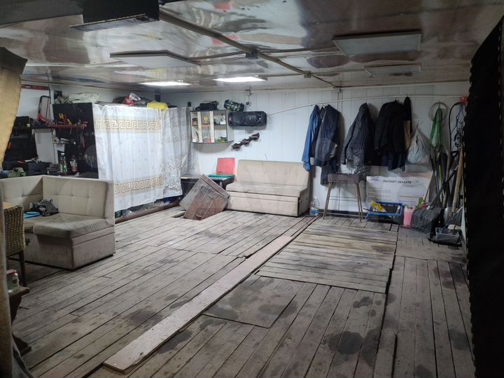 Гараж, > 30 м²