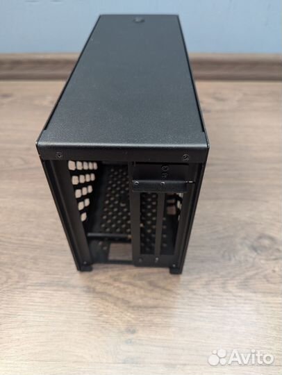 SFF корпус Velka 5 от Mirave Cases + pcie4 райзер