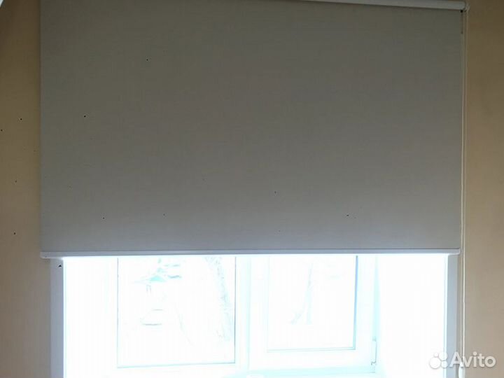 Шторы блэкаут рулонные открытые