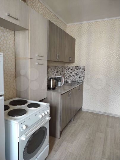 2-к. квартира, 57 м², 8/10 эт.