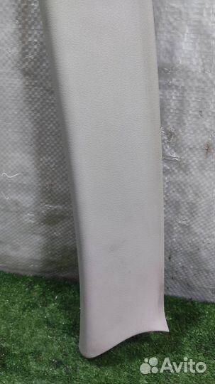 Обшивка правой стойки Suzuki Grand Vitara 2008