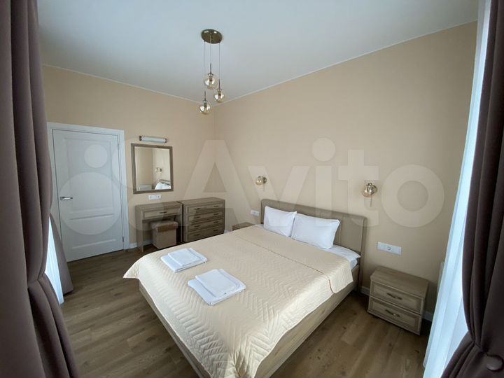 2-к. квартира, 52 м², 1/3 эт.