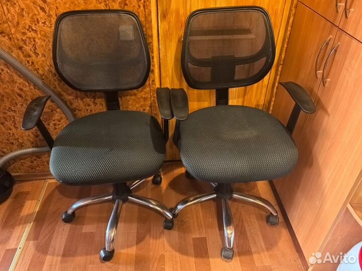Стул офисный на колесах бу