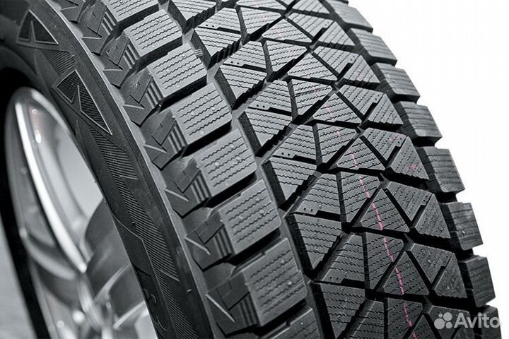 Bridgestone Blizzak DM-V2 235/60 R18