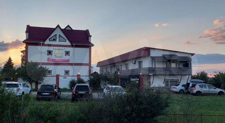 Дом 1000 м² на участке 8,3 сот.