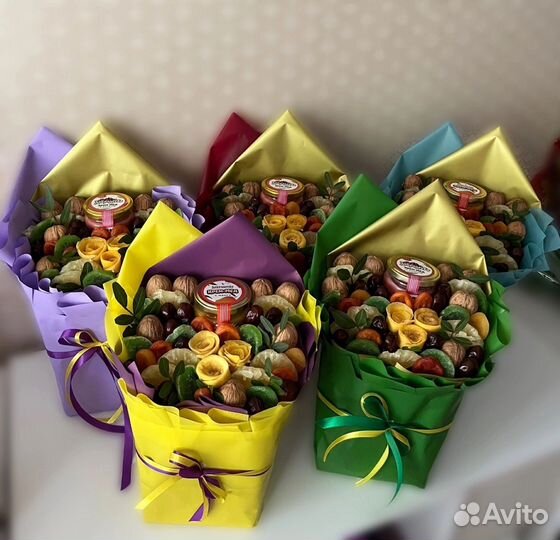 Букет на 1 сентября из сухофруктов и орехов