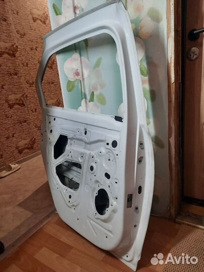 Дверь задняя левая renault logan 2