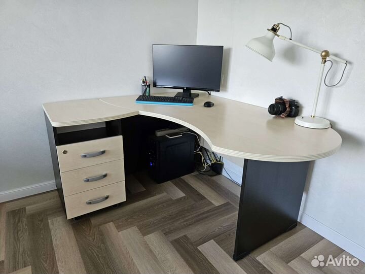 Стол письменный/компьютерный Дэфо Берлин