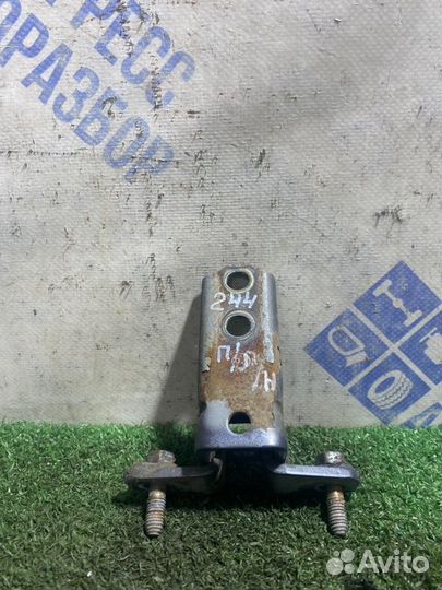 Петля двери передняя правая Mitsubishi Lancer 9