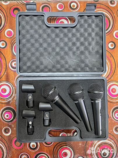 Микшерный пульт с микрофонами