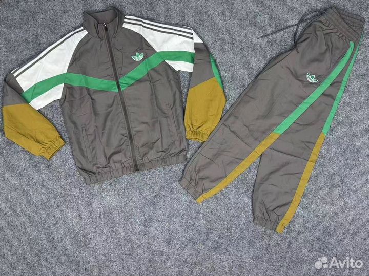 Спортивный костюм Adidas