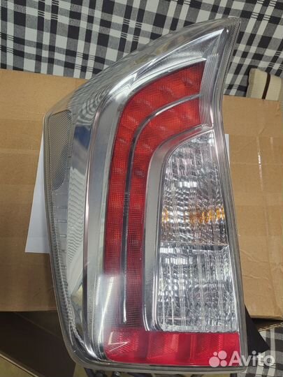 2011-15 Приус 30 фонарь задний Левый Prius 30