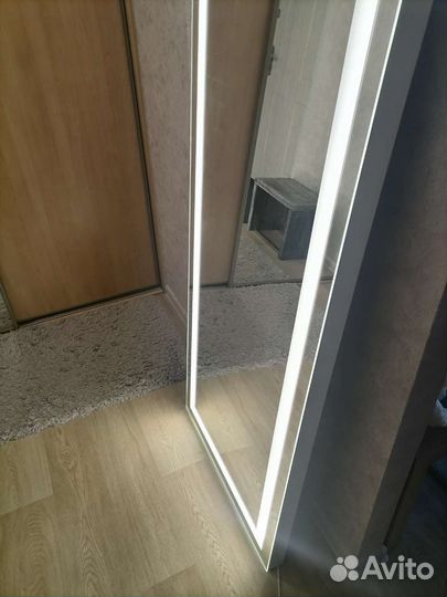 Гримерное зеркало из натурального дерева