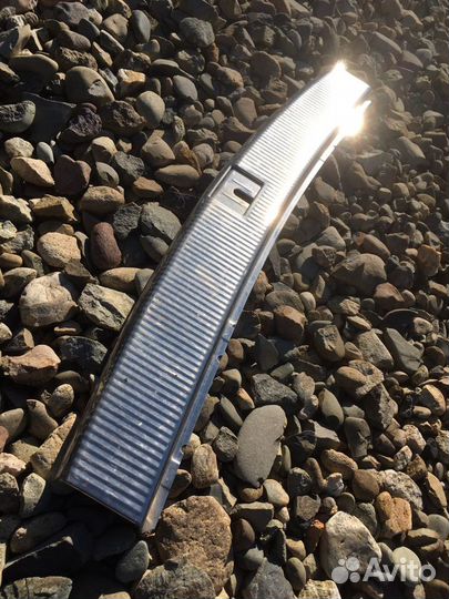 Volkswagen touareg накладка багажника хром