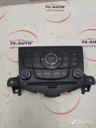Блок управления магнитолой Chevrolet Cruz