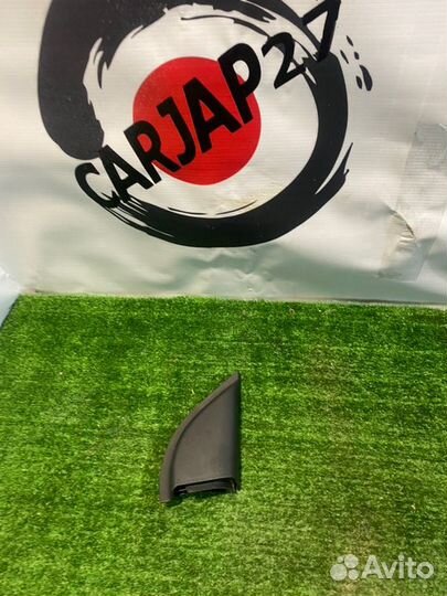 Уголок двери(12) передний правый Honda Vezel RU4