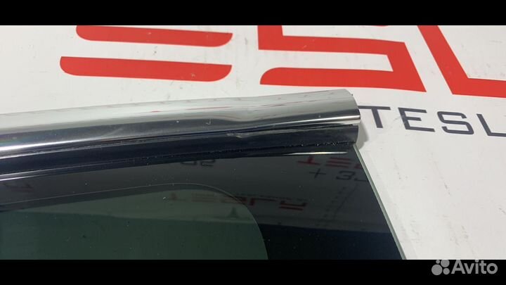 Форточка в заднее крыло Tesla Model 3 2019