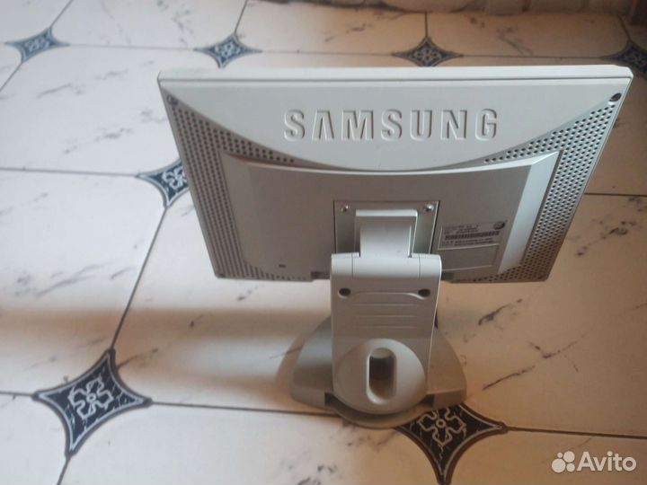 Монитор Samsung