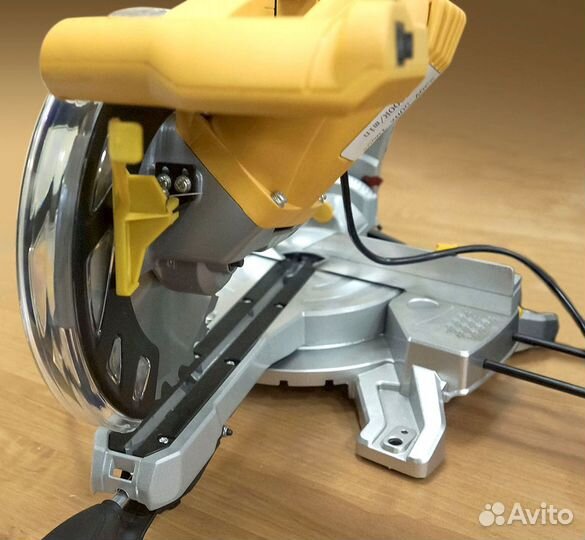 Пила торцово-усовочная Энкор Корвет 8-310С