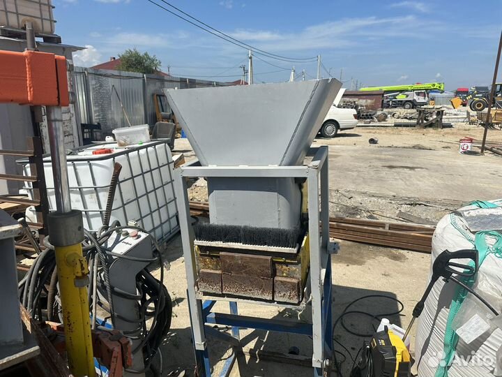 Продам линию по производству тротуарной плитки