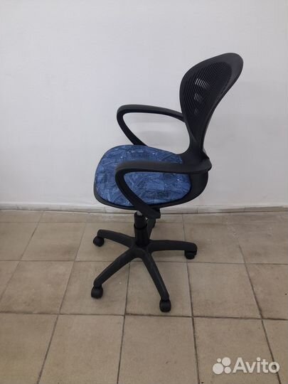 Офисное кресло новое