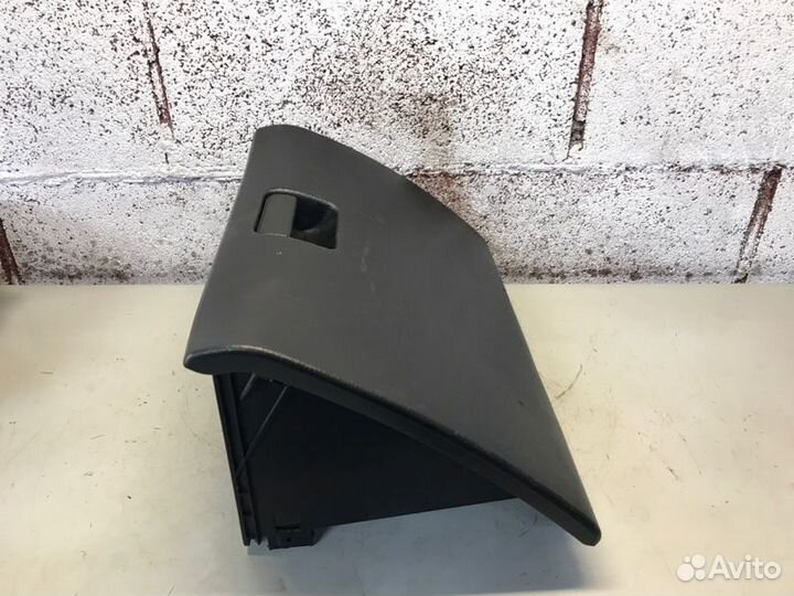 Бардачок Mitsubishi Lancer седан 1.6 2004