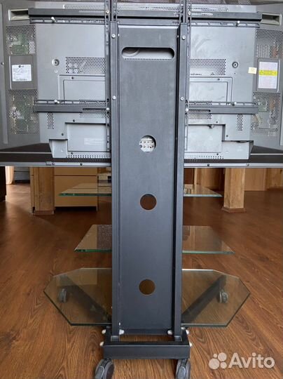 Стеклянная тумба под тв