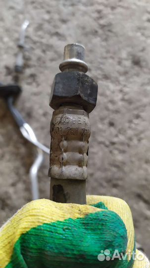 Трубка кондиционера к салону Пассат б5 1.8т