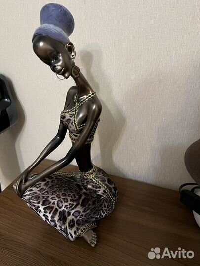Статуэтка негритянка